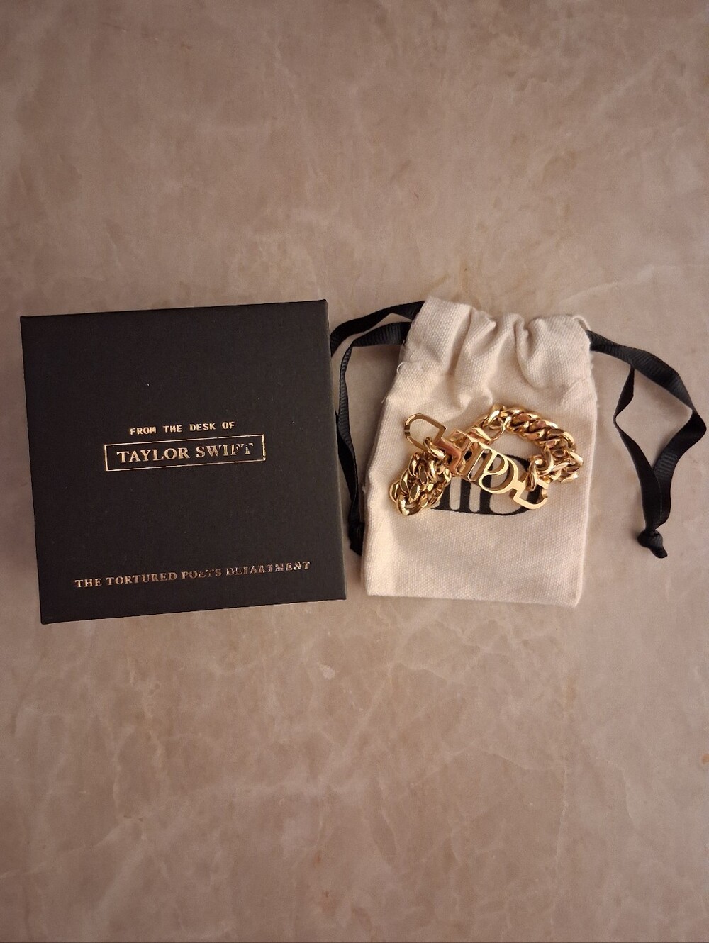 Taylor Swift Bundle - Picture 9 of 9